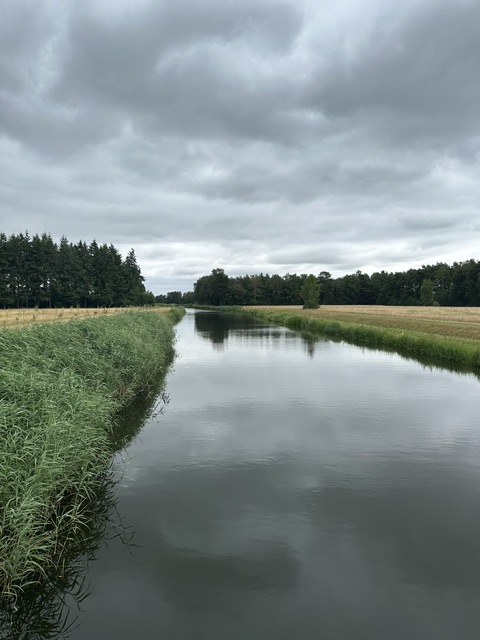 canal along the cycling path to Denekamp